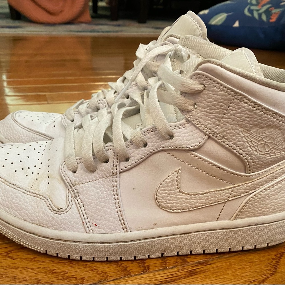 NIKE AIR JORDAN 1 MID “Triple White" Mens 7.5